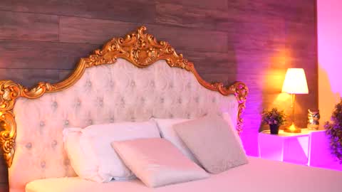 Snapshot of ellieredd chatting on 10.09.25 Ellie online show from 10.09.25