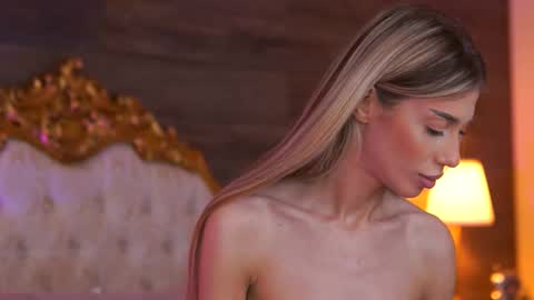 Snapshot of ellieredd chatting on 10.15.25 Ellie online show from 10.15.25