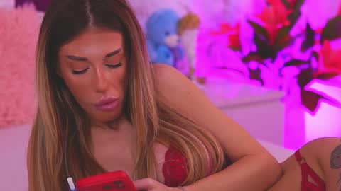 EllinaNuria online show from 03.26.26