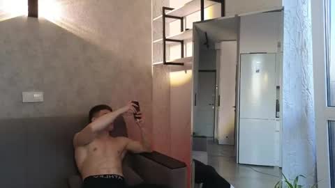 Snapshot of elliot_muscle04 chatting on 05.08.26 elliot_muscle04 online show from 05.08.26