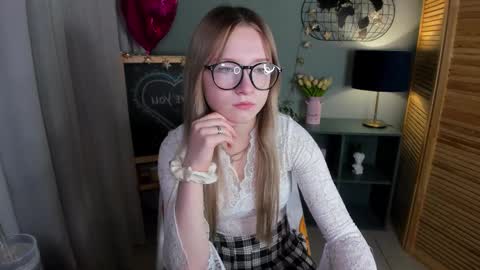 elliup online show from 10.06.25