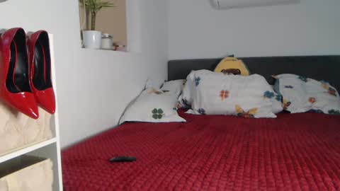 Snapshot of elly_denise chatting on 02.09.25 Denise online show from 02.09.25