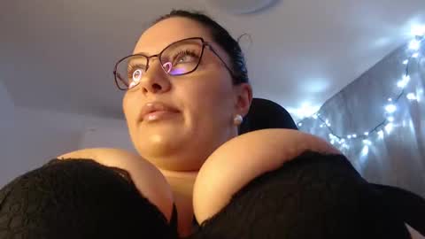 Snapshot of elly_denise chatting on 11.07.25 Denise online show from 11.07.25