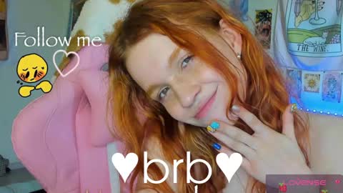 Snapshot of elly_milas chatting on 05.17.26 Elly Fansly online show from 05.17.26