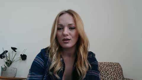Snapshot of ellyadiamond chatting on 02.17.25 EllyaDiamond online show from 02.17.25
