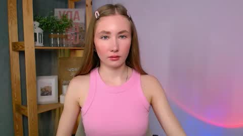 Snapshot of ellycolins chatting on 11.27.25 Elly online show from 11.27.25