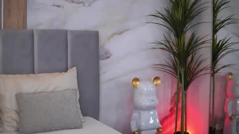 Snapshot of ellylynn chatting on 10.12.25 Elly online show from 10.12.25