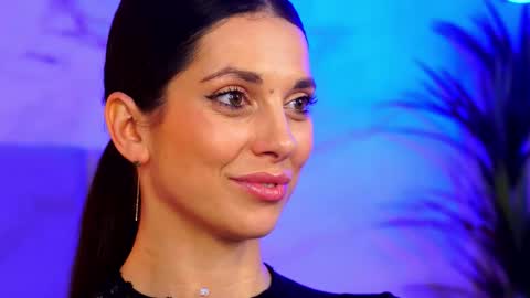 Snapshot of ellylynn chatting on 11.29.25 Elly online show from 11.29.25