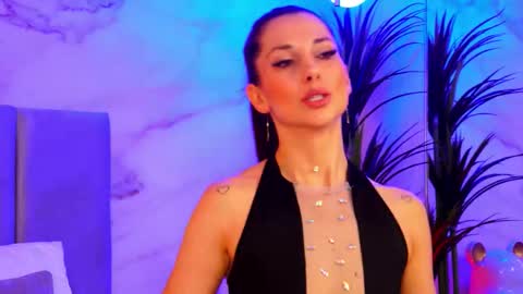 Elly online show from 12.16.25