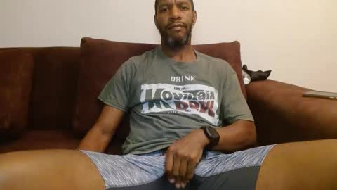 My name is Elmore. Please say hello I like to chat with you. If you have requests or dirty talk please use tip online show from 02.19.25