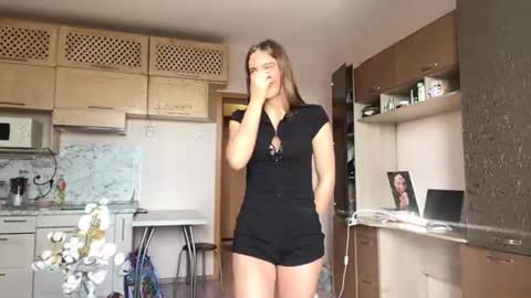 Lina online show from 06.12.26