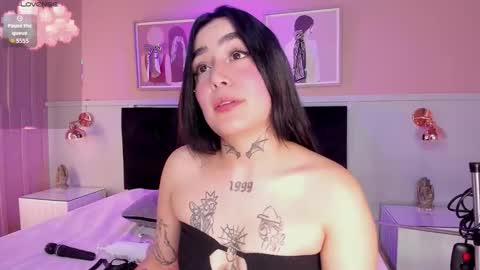 Elodie  online show from 11.22.25