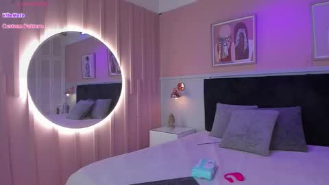 Snapshot of elodie_walker chatting on 03.03.26 Elodie online show from 03.03.26