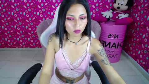 Snapshot of elody_a chatting on 01.30.25 Elody online show from 01.30.25