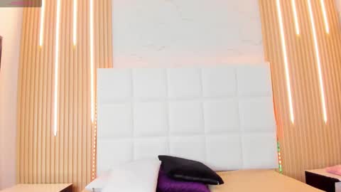 Snapshot of elody_rousse chatting on 02.11.26 elody_rousse online show from 02.11.26