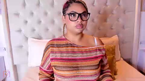 Snapshot of eloisa_cleavage_ chatting on 07.13.26 Maya online show from 07.13.26