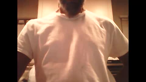 Snapshot of elparador chatting on 01.03.25 El Parador online show from 01.03.25