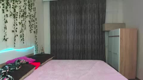 Elsa  online show from 12.21.24