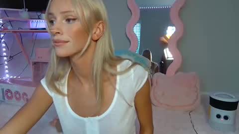 Snapshot of elsa_may chatting on 06.10.26 elsa_may online show from 06.10.26