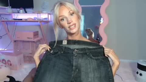 Snapshot of elsa_may chatting on 06.12.26 elsa_may online show from 06.12.26