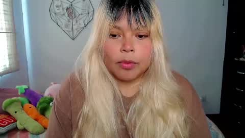 Snapshot of elymoon chatting on 09.19.25 Ely online show from 09.19.25