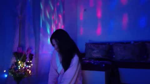 Elisa online show from 02.04.25