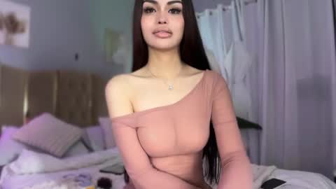 Snapshot of elyshunter chatting on 11.27.25 ElysHunter the girl will hunt you online show from 11.27.25