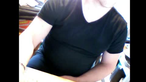 Snapshot of em_76 chatting on 04.01.26 Em online show from 04.01.26