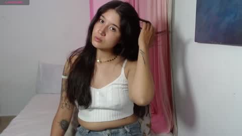 Snapshot of em_aa1 chatting on 01.18.25 A N D R E A online show from 01.18.25