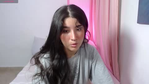 Snapshot of em_aa1 chatting on 01.22.25 A N D R E A online show from 01.22.25