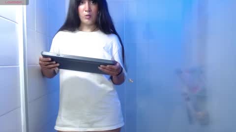 Snapshot of em_aa1 chatting on 02.28.25 A N D R E A online show from 02.28.25