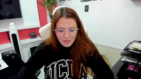 Estefany Martinez Acua INSTAGRAM ema 04oficial online show from 02.15.25