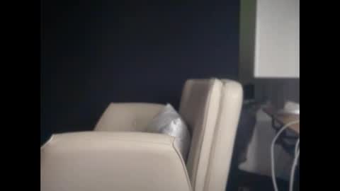 Ema Love online show from 12.03.25