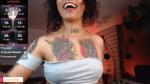 Snapshot of ema_ploxx chatting on 03.09.25 ema_ploxx online show from 03.09.25