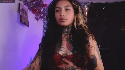 Snapshot of ema_ploxx chatting on 11.27.25 ema_ploxx online show from 11.27.25