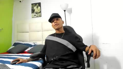 Snapshot of emanuel_23cm_ chatting on 03.03.26 EMANUEL online show from 03.03.26