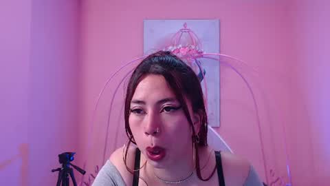 Snapshot of ember_queen chatting on 07.16.26 ember_queen online show from 07.16.26