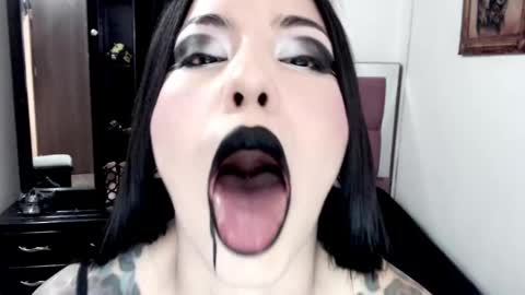 Emerald Black online show from 09.11.25