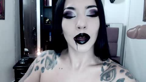 Emerald Black online show from 10.09.25