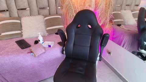 Emily  online show from 01.11.25