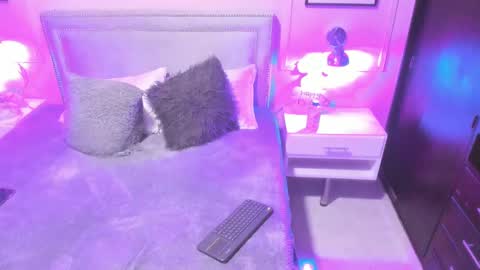 Emily  online show from 01.12.25