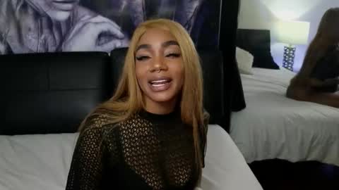 anyelii  online show from 11.15.25