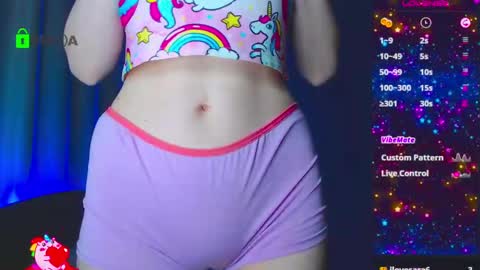 Snapshot of emelycrystal chatting on 03.08.25 Emely online show from 03.08.25