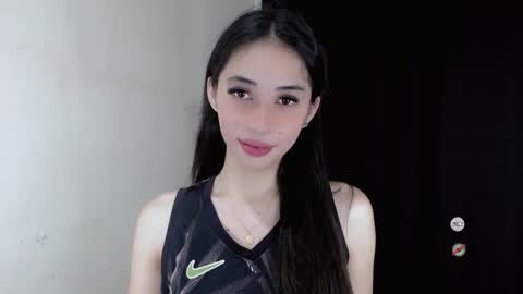 Snapshot of emelyn_fuckdoll chatting on 12.09.24 Scarlett online show from 12.09.24