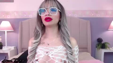 Danna online show from 10.22.25