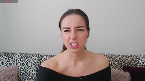 Snapshot of emerald_kittycat chatting on 03.06.25 just me online show from 03.06.25