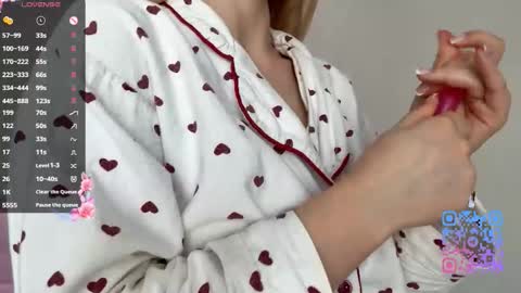 Snapshot of emeraldcotton chatting on 02.14.26 Gily online show from 02.14.26