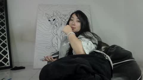 Snapshot of emiantonella_ chatting on 11.28.25 Antonella online show from 11.28.25