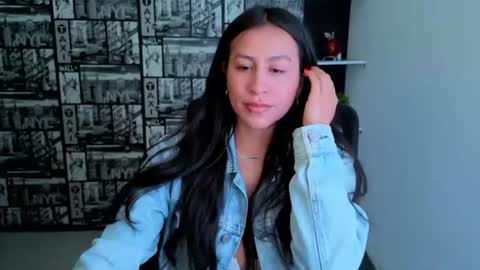 Emilia Gomez online show from 07.04.26