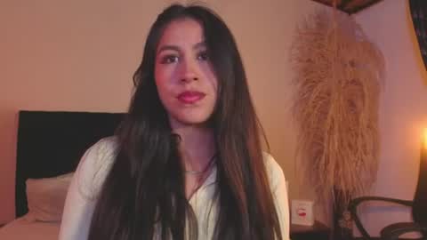 Emilia Gomez online show from 07.05.26